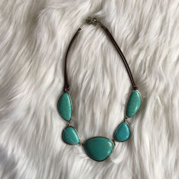 Jewelry - Faux Turquoise Necklace 